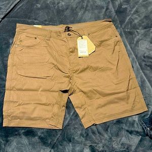 NWT Prana BRION Short 42” Waist 9” Inseam Mud